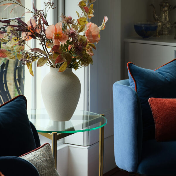 closeup-tubchairs-and vase